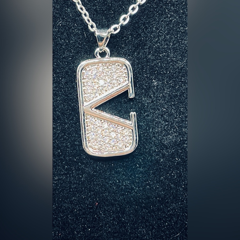V Necklace Set - Picture 4 of 4
